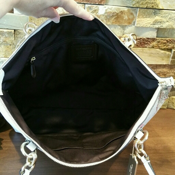 *SOLD!!!* NEW Coach Ava Tote...gorgeous! - Picture 5 of 8
